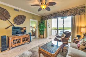River Strand Country Club Condo with Pool Access! - Huoneistot, Bradenton