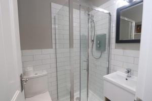 Charming two bedroom, two bathroom detached cottage