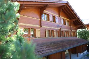 Excellent flat with a fantastic view of the Eiger!