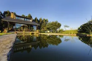 Casa con gran jardín y piscina en Cabarceno - La Concha