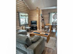 Holiday Home Isopyhänmaa by Interhome