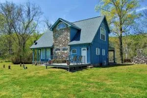Rubys Landing Cottage with Deck and White River Views - Horseshoe Bend