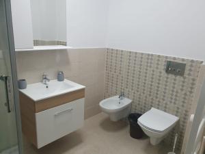 Family Room with Private Bathroom room in Cazare Gallamar