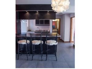 MODERNO DEPARTAMENTO CON VISTA AL LAGO