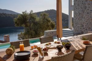 Villa Elanthy-New Luxury villa with private sea access