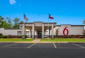 Motel 6-Henderson, TX - Center