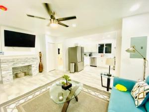 701B Unwind Hideaway PRIVATE 1Bed 1Bath Apt VICTORIA PARK Fort Lauderdale - image 2