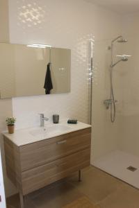 Appartements Le Terracotta , 2chambres, Terrasse, Piscine, Parking gratuit, Wifi, Climatisation : photos des chambres