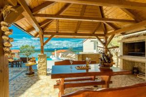Apartment room in Luxury Villa Allen with Pool