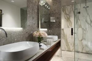 Junior Suite Room with Extra Bed - City View