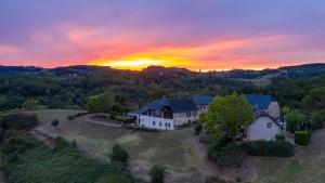 Maisons de vacances Domaine Leyvinie, gite Syrah, close to the Dordogne : photos des chambres