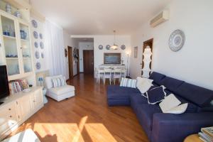 Splendido appartamento fronte mare con box doppio