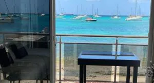 Appartement "Les pieds dans l'eau' au Yacht Club - Marigot