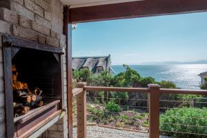 Oceanfront bungalow 3 br2 ba, Wifi Fireplace: Guppy Huys