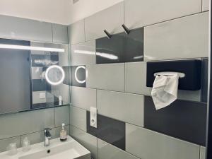 Hotels Hotel Courbet : photos des chambres