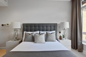 Two-Bedroom Apartment room in Vauxhall Bridge Road by Aeria Apartments