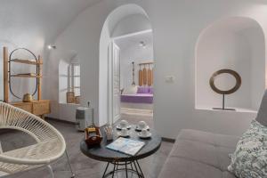 Exclusive Plan Suites Santorini Greece