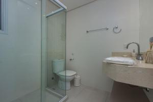 Porto Fino 106 – Lindo Apartamento no Centro de Bombinhas, a 260 Metros da Praia, com Ótimo Custo-Benefício.