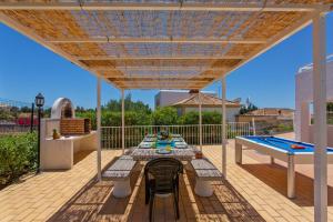 Villa Ninho da Aguia by Villa Plus