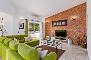 Villa Ninho da Aguia by Villa Plus