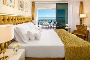Premium Double or Twin Room Sea View room in Hotel Villa Harmony