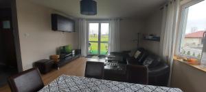 Wygodny Dom na Ponidziu z Basenem