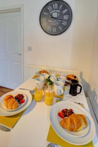 2-BR Apartment, En-suite, Allocated Parking, next to Playground