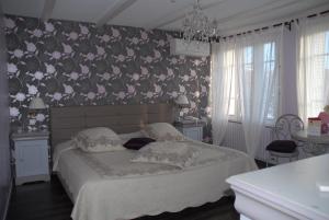 Hotels HOTEL ERMITAGE : photos des chambres