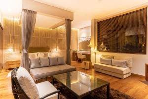 Villa Kimaya - 5-bed Berawa Luxury Villa with complimentary pool fence