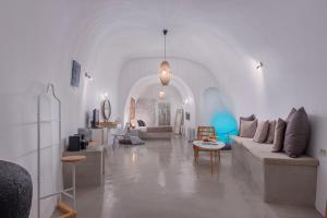 Exclusive Plan Suites Santorini Greece