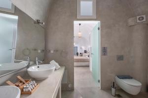 Exclusive Plan Suites Santorini Greece