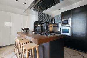 Contemporary Villa in Castellaccio with Private Pool
