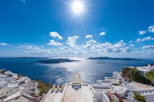 Exclusive Plan Suites Santorini Greece