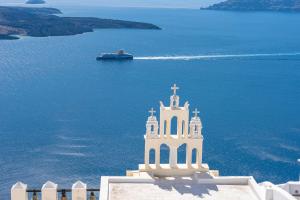 Exclusive Plan Suites Santorini Greece