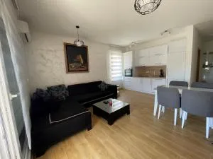 Anja Lux Apartman - Podmaine