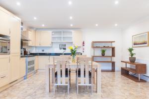 Camstay Longworth Avenue