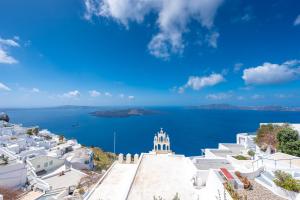 Exclusive Plan Suites Santorini Greece