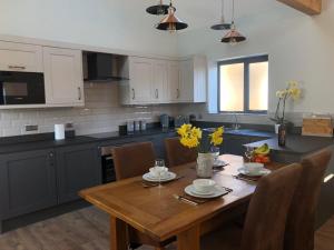 Luxury Barn & Hot Tub at Escape to the Stables