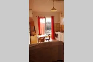 Joli Appartement, terrasse plein sud - Roquebrun