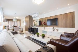 Varandas do Atlântico 302-B – Apartamento de Alto Padrão com Vista Panorâmica para o Mar em Bombas.