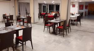 Hotels Hotel Saint Roch : photos des chambres