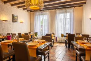 Hotels Hotel Restaurant Le Commerce : photos des chambres