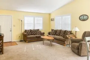 Bay Breeze - Colington