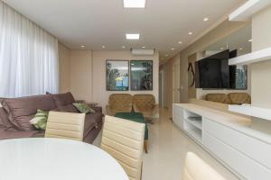 Varandas do Atlântico 301-B – Apartamento de Alto Padrão com Vista Panorâmica para o Mar em Bombas.