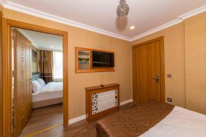 Standard Triple Room room in Golden Sand Hotel