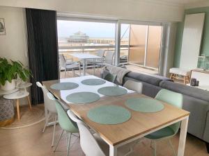 Luxueus appartement met ruim terras, frontaal zeezicht 4 à 5 personen