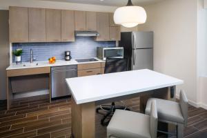 King Room - Disability Access room in Hyatt House Tallahassee Capitol University