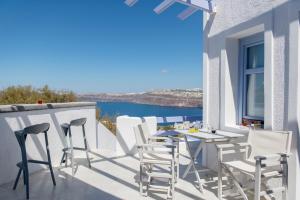 Earino Suites and Villa Santorini Greece