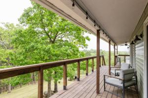 Holiday Home room in Lakeside Hideaway - NEW! - Lake House