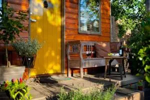 Piccolo Cosy Cottage with views - Yandoit